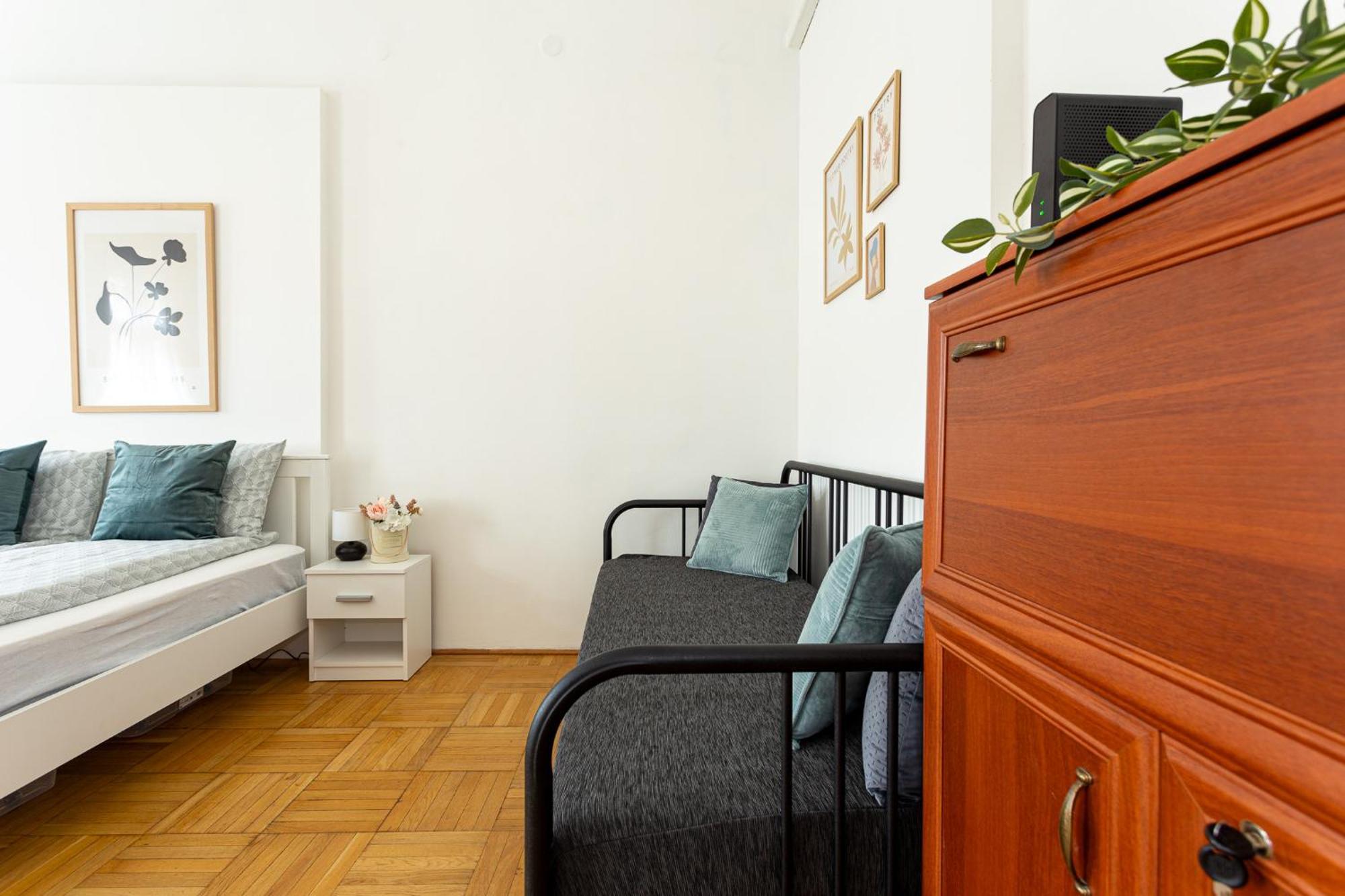 Urania Apartman *