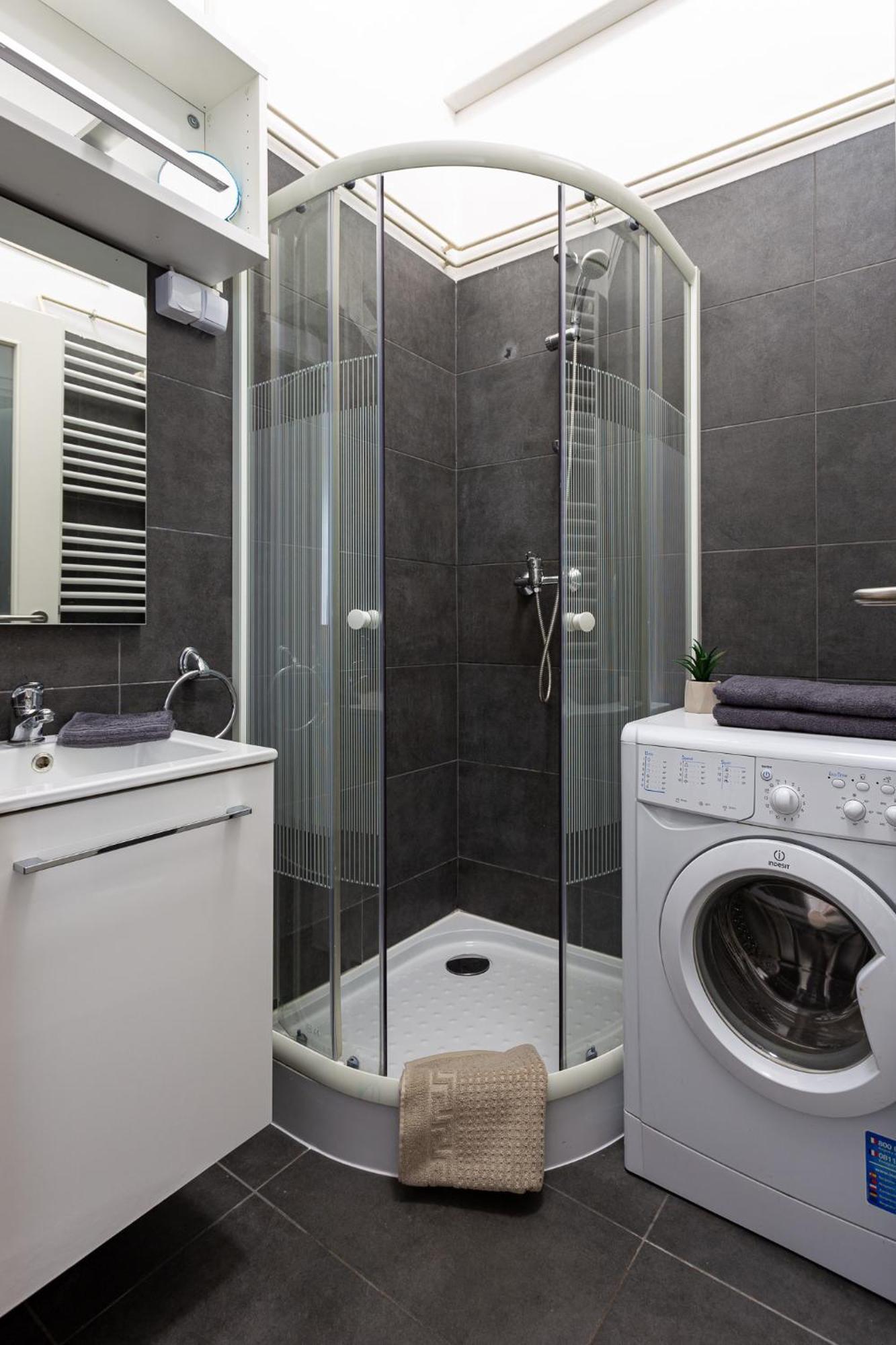 Urania Apartman *
